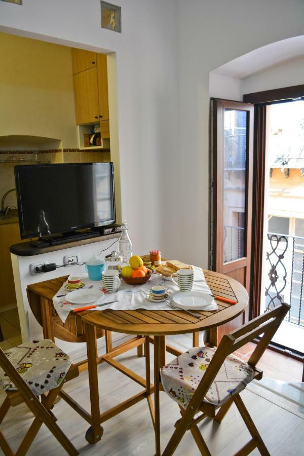 Abbardente Appartamento In Centro Cagliari Ngoại thất bức ảnh